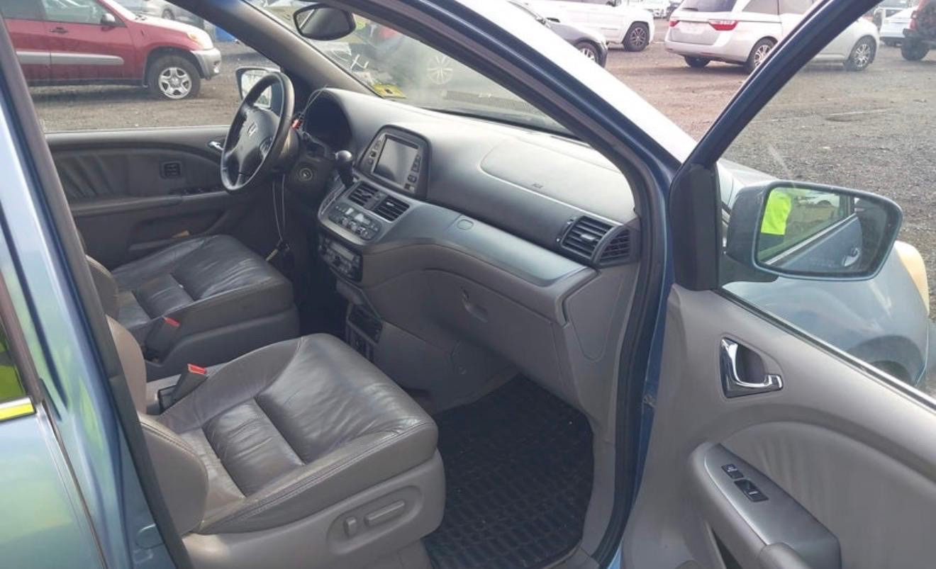 2009 Honda Odyssey — photo 2