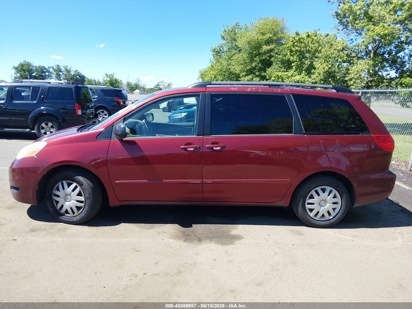 2007 Toyota Sienna — photo 6