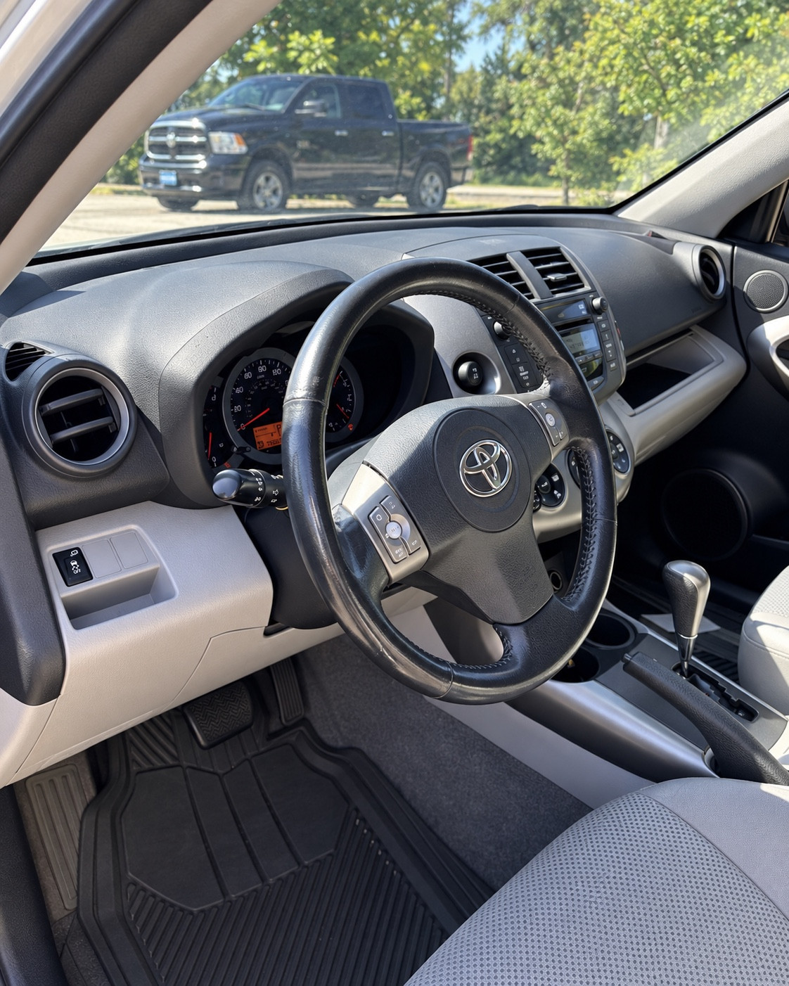 2007 Toyota RAV4 — photo 5