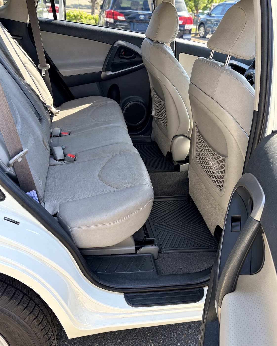 2007 Toyota RAV4 — photo 8